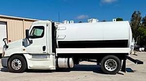 2014 Freightliner Cascadia 2800 gal tank driver side
