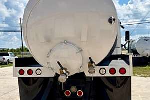2012 Freightliner Cascadia 3500 gal tank truck back