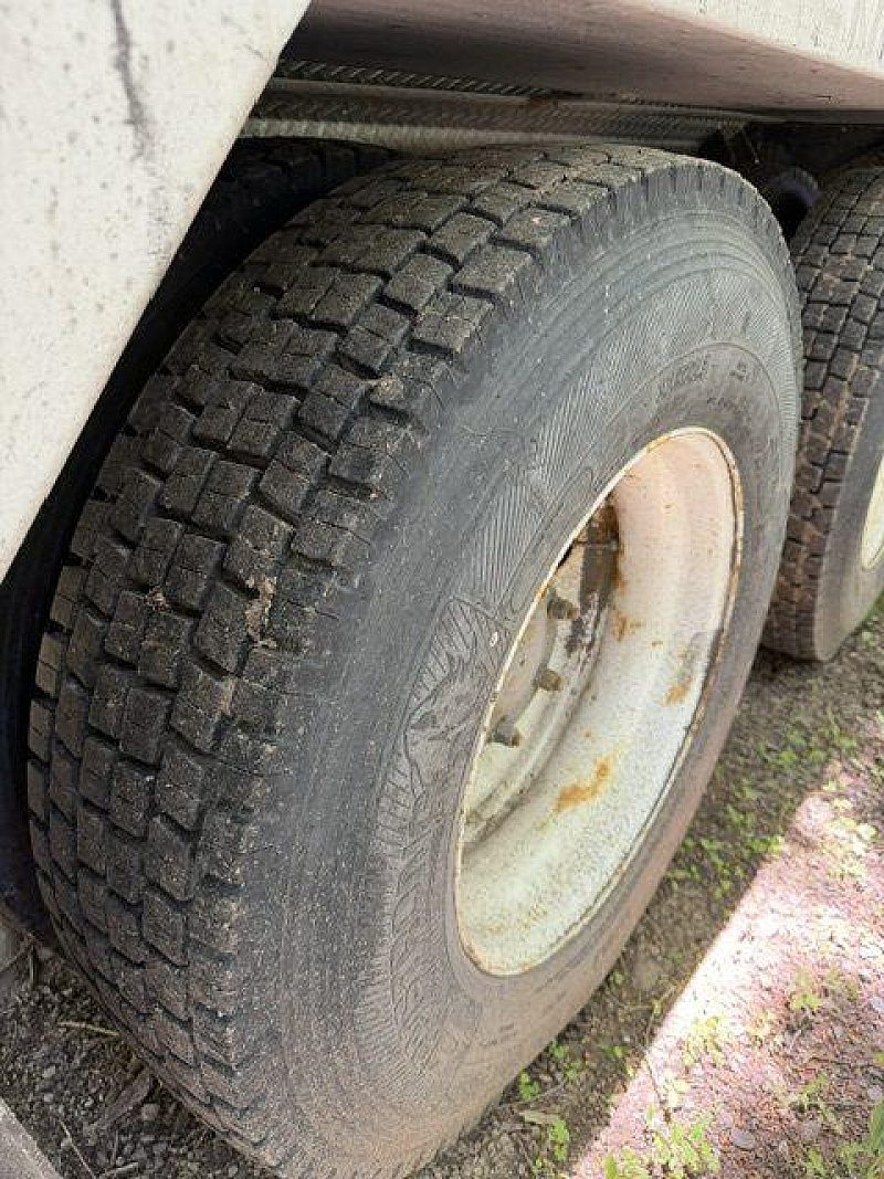 2002 mack vac truck new tires 8 rear second photo