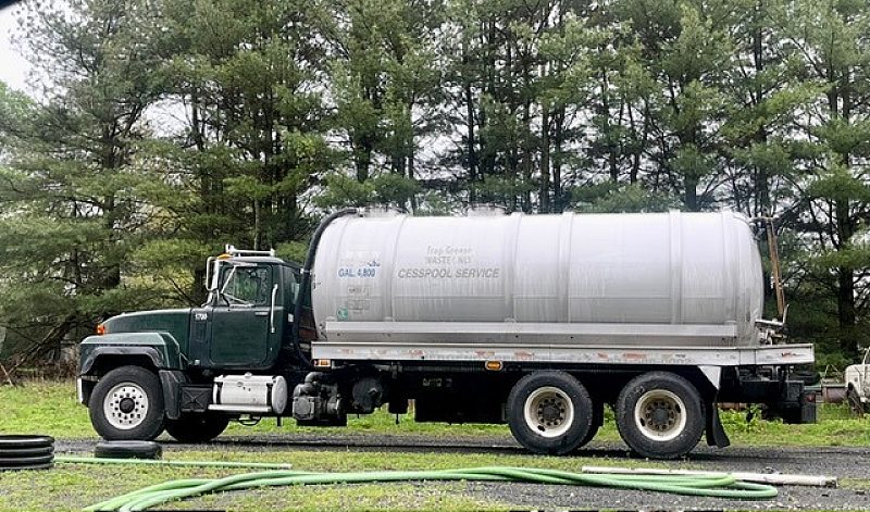 2002 mack vac truck side view photo