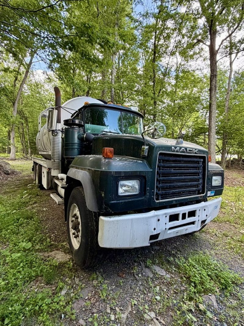 2002 mack