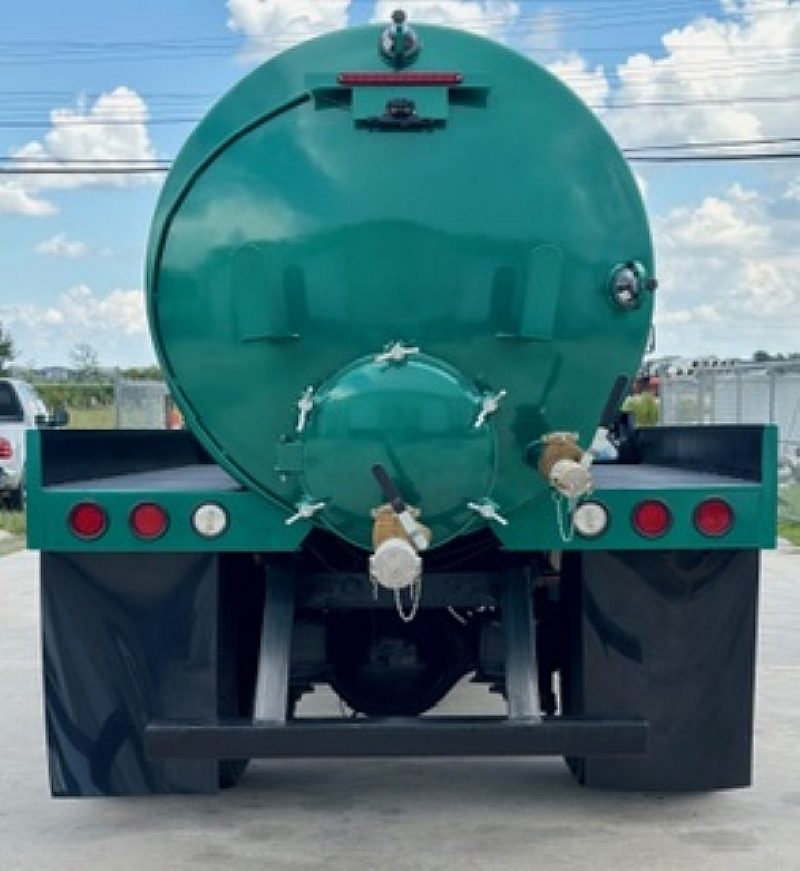 2018 Freightliner M2 2800 gal tank truck back