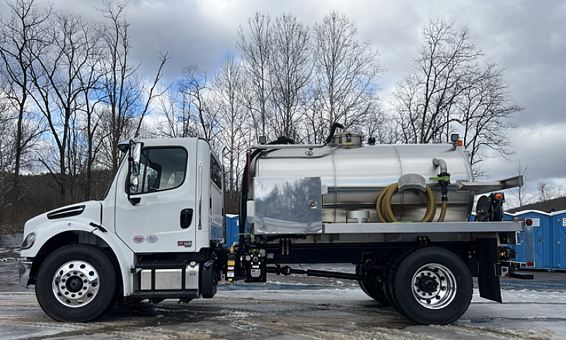 2025 Freightliner M2106 P0626