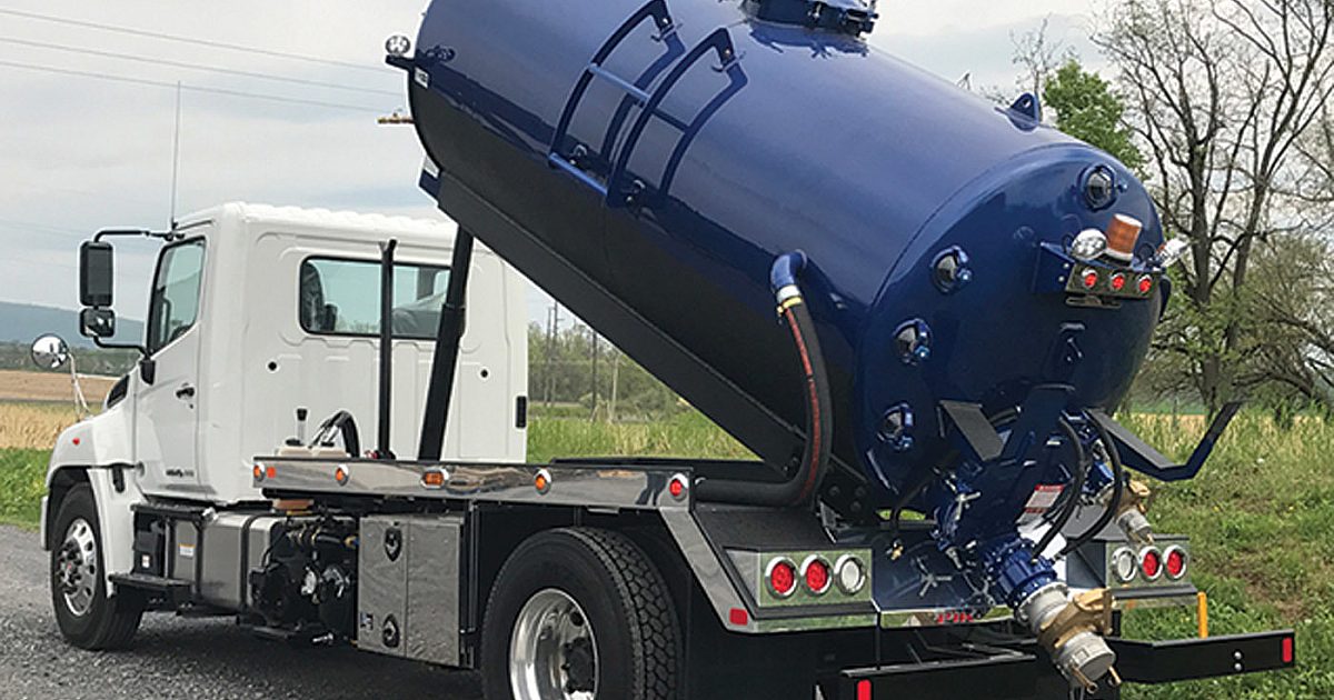 Vacuum Trucks/Tanks - Pik Rite painted aluminum vacuum tank | Pumper