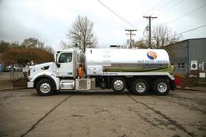 Or 2021 peterbilt 567 imperial industries 4200 gallon stainless steel tank and nve pump 3