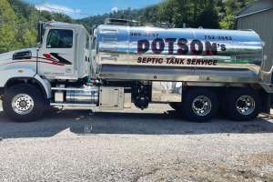 Pum 08 23 classy truck dotsons